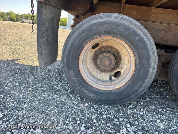 image for item FB7319 2004 International 7400 dump truck