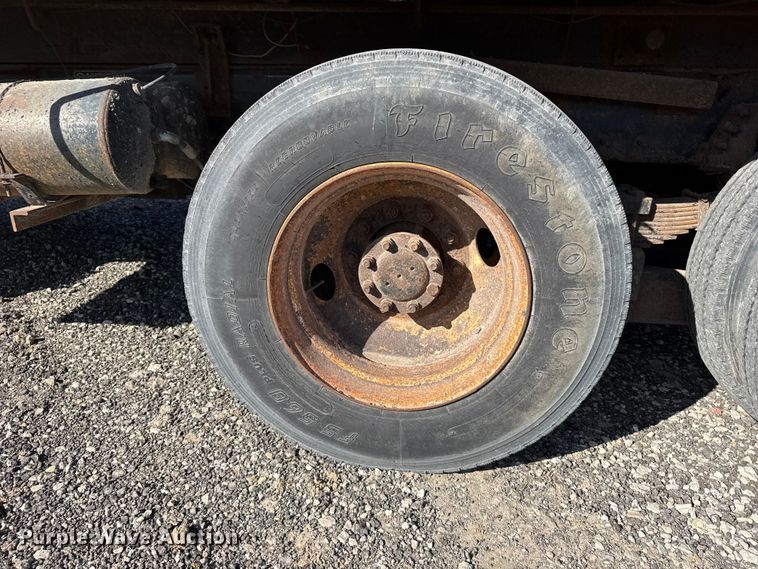 image for item FB7319 2004 International 7400 dump truck