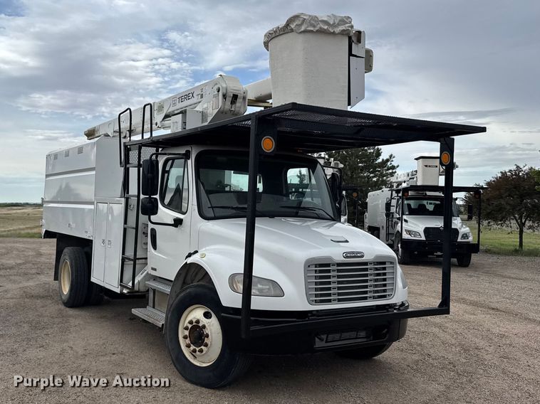 image for item FB7365 2011 Freightliner Business Class M2 forestry bucket truck