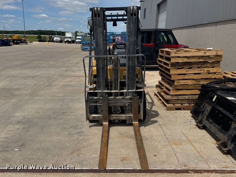 image for item FB7417 Caterpillar GP25N forklift
