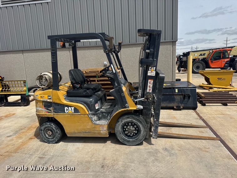 image for item FB7417 Caterpillar GP25N forklift