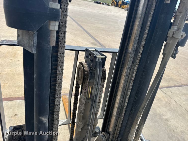 image for item FB7417 Caterpillar GP25N forklift