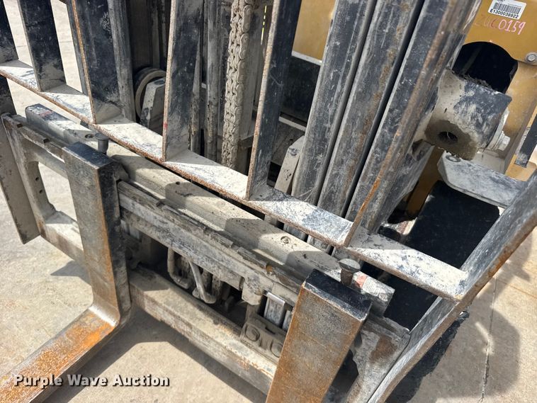 image for item FB7417 Caterpillar GP25N forklift