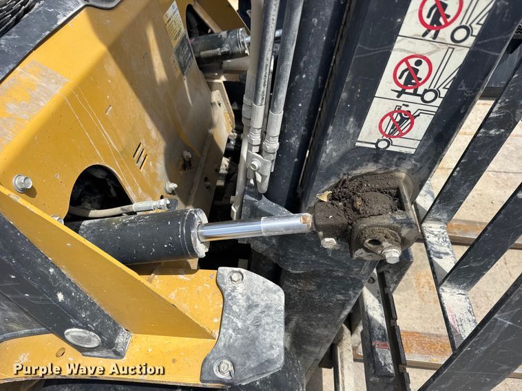 image for item FB7417 Caterpillar GP25N forklift