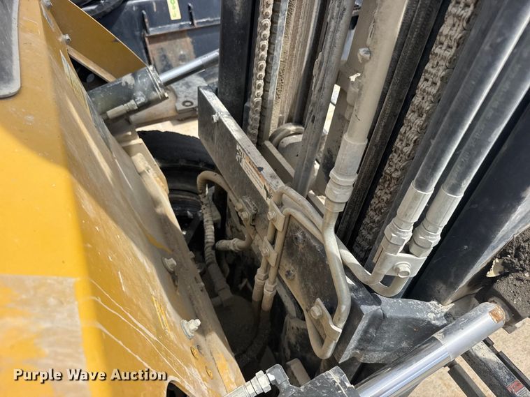 image for item FB7417 Caterpillar GP25N forklift