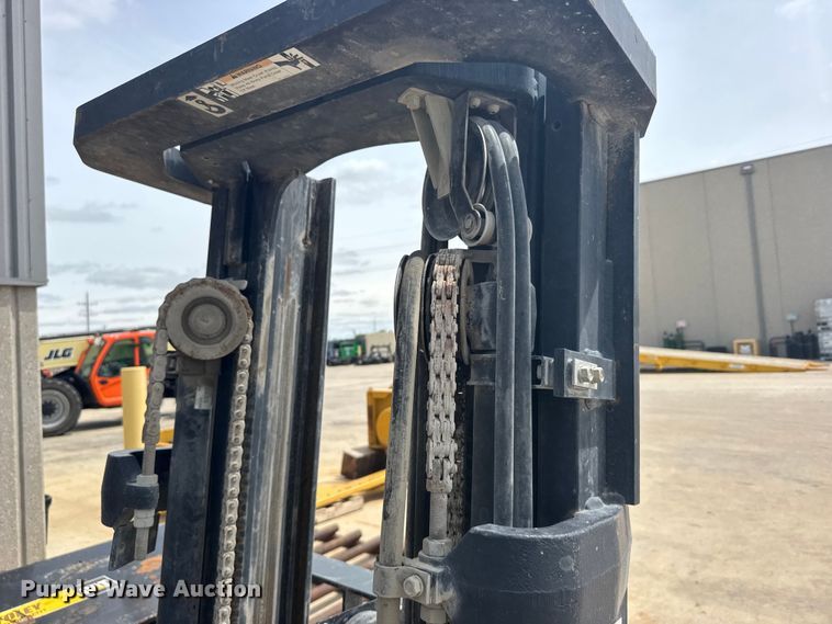 image for item FB7417 Caterpillar GP25N forklift