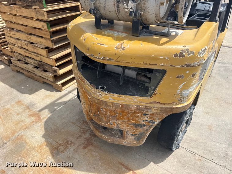 image for item FB7417 Caterpillar GP25N forklift