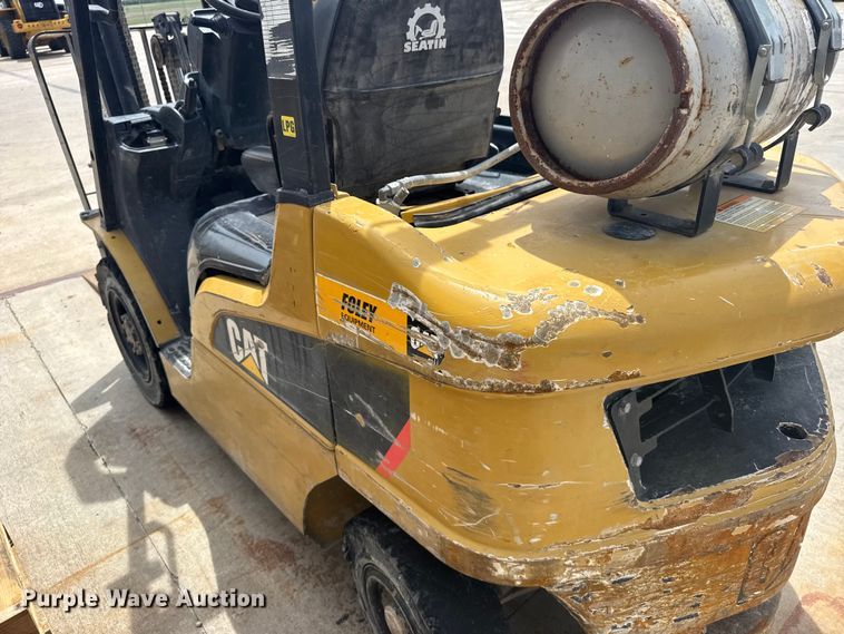 image for item FB7417 Caterpillar GP25N forklift