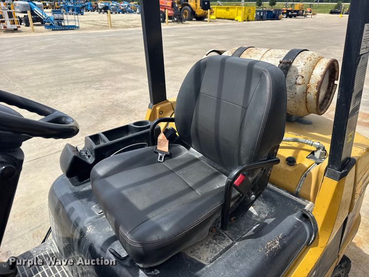 image for item FB7417 Caterpillar GP25N forklift