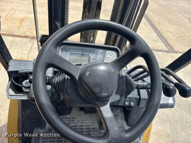 image for item FB7417 Caterpillar GP25N forklift