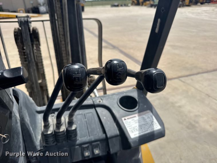 image for item FB7417 Caterpillar GP25N forklift