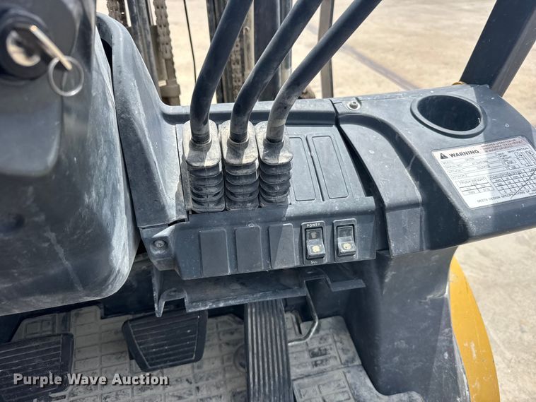 image for item FB7417 Caterpillar GP25N forklift