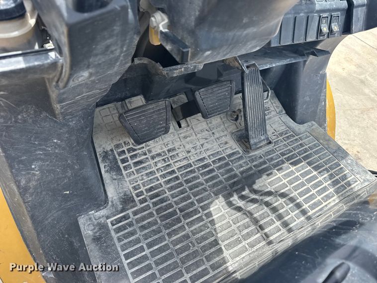 image for item FB7417 Caterpillar GP25N forklift