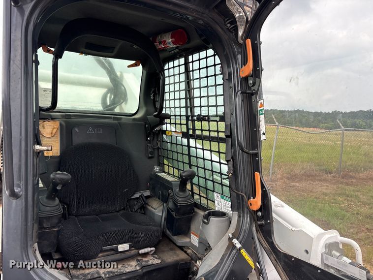 image for item FB8128 2019 Bobcat T870 tracked skid steer loader