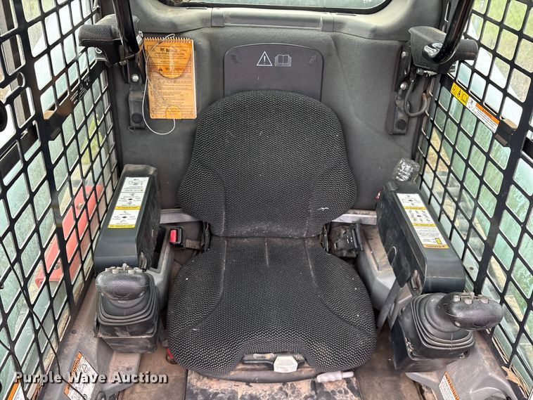 image for item FB8128 2019 Bobcat T870 tracked skid steer loader