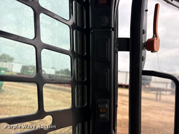 image for item FB8128 2019 Bobcat T870 tracked skid steer loader