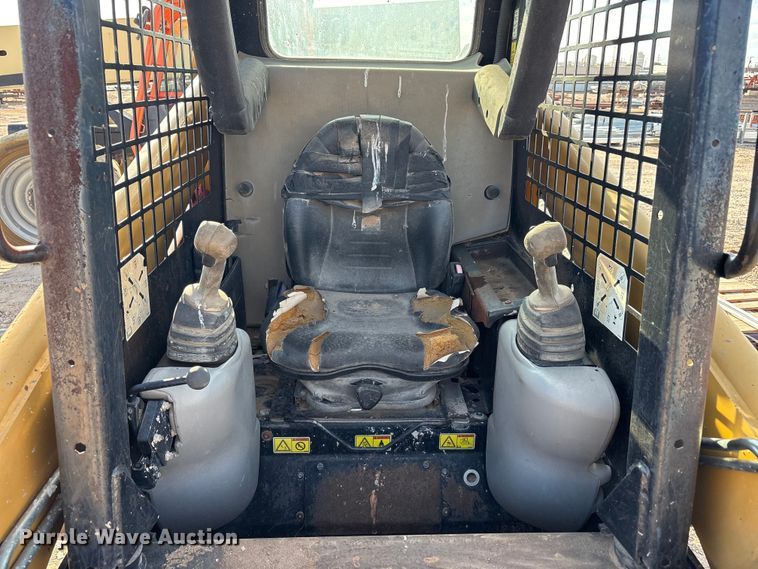 image for item FC2277 2007 Caterpillar 246B skid steer loader