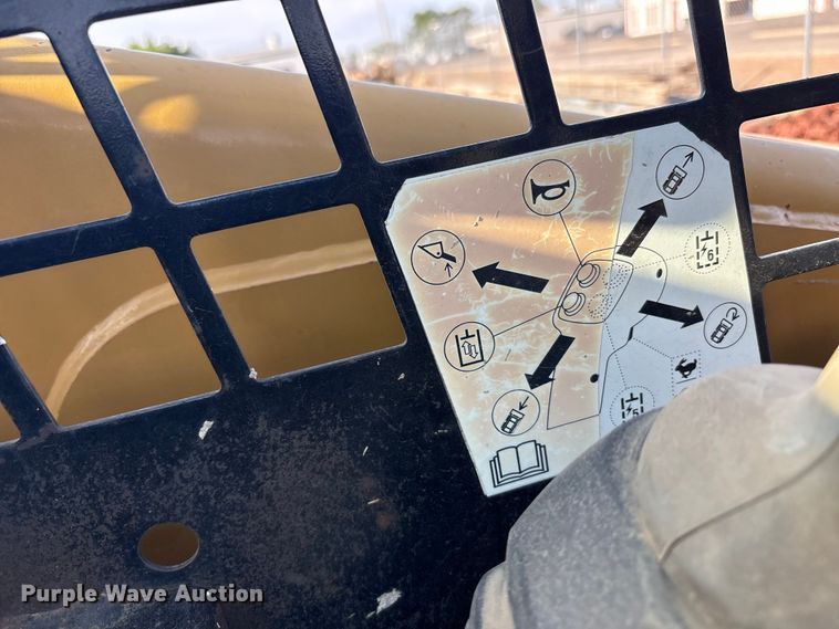 image for item FC2277 2007 Caterpillar 246B skid steer loader