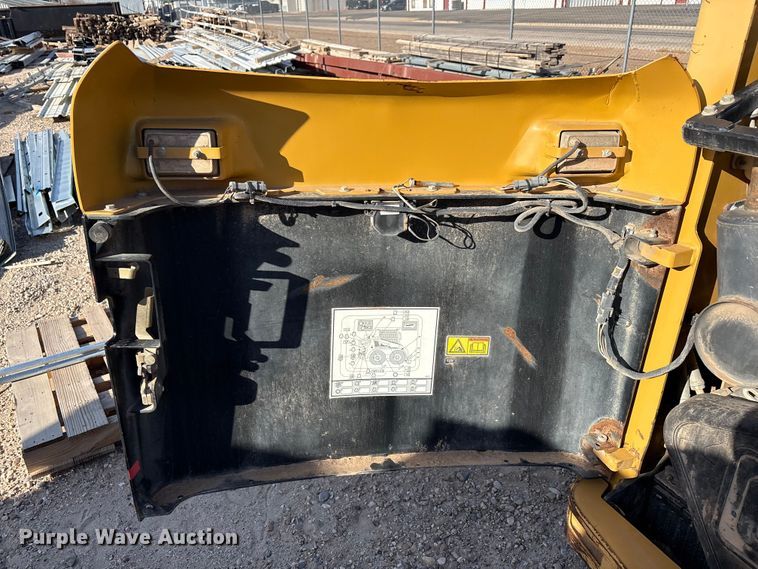 image for item FC2277 2007 Caterpillar 246B skid steer loader