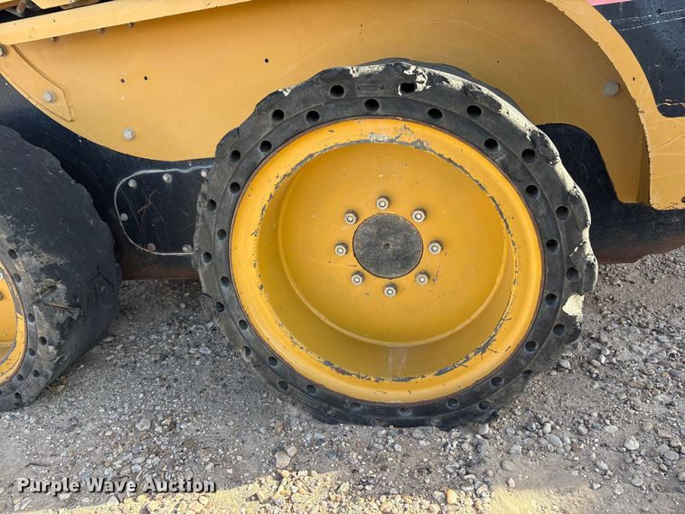 image for item FC2277 2007 Caterpillar 246B skid steer loader
