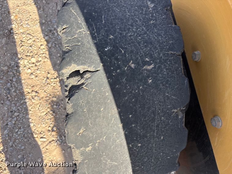 image for item FC2277 2007 Caterpillar 246B skid steer loader