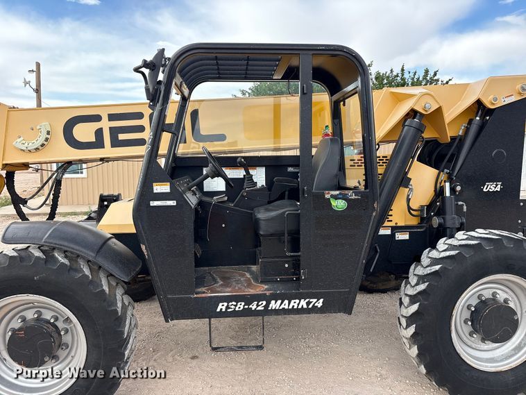 image for item FC2280 Gehl RS8-42 telehandler