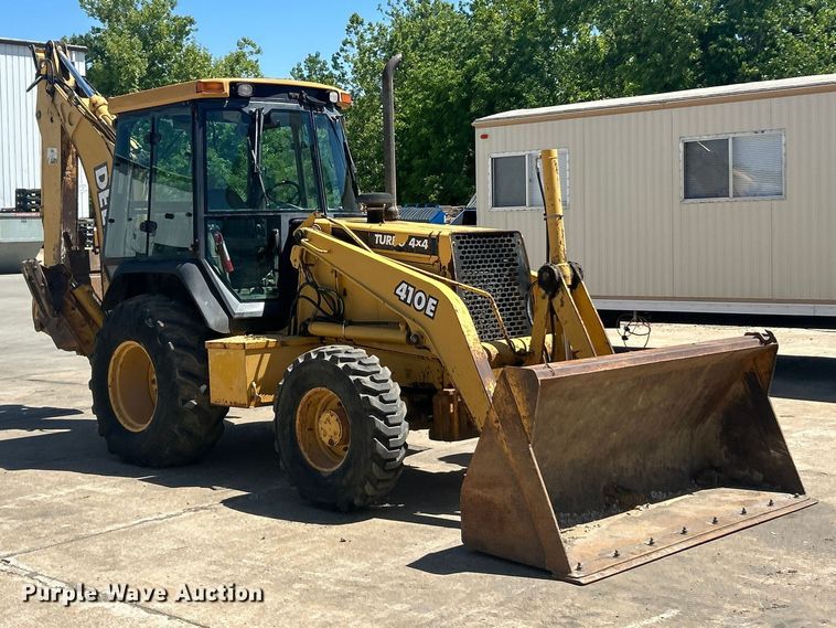 image for item FC2629 1998 John Deere 410E backhoe