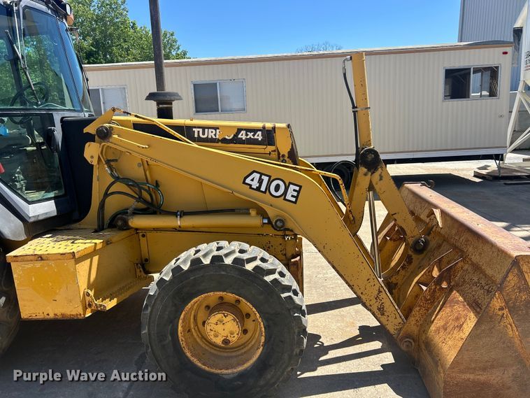image for item FC2629 1998 John Deere 410E backhoe