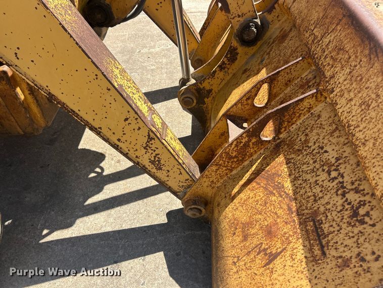 image for item FC2629 1998 John Deere 410E backhoe