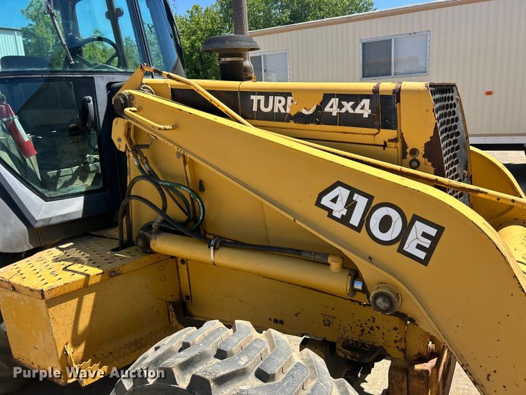 image for item FC2629 1998 John Deere 410E backhoe