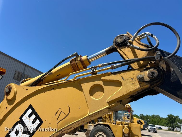 image for item FC2629 1998 John Deere 410E backhoe
