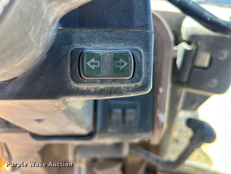 image for item FC2629 1998 John Deere 410E backhoe