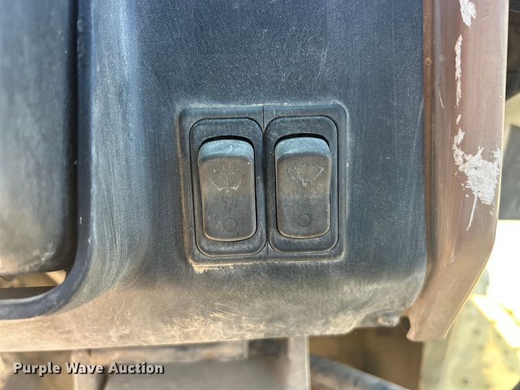 image for item FC2629 1998 John Deere 410E backhoe