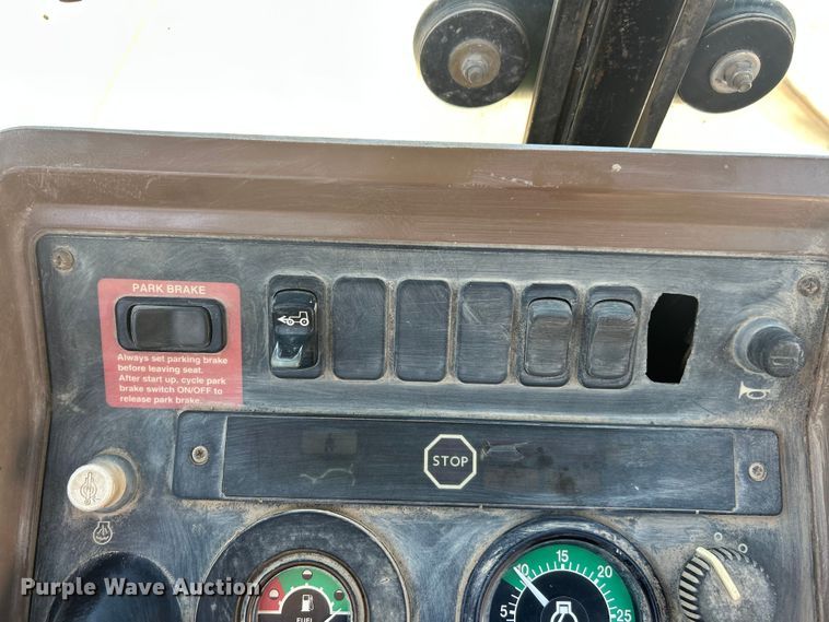image for item FC2629 1998 John Deere 410E backhoe