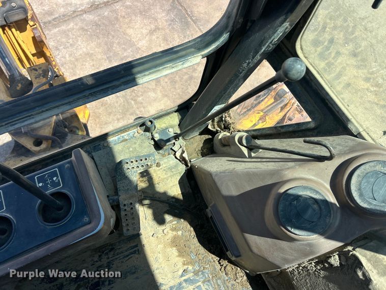 image for item FC2629 1998 John Deere 410E backhoe