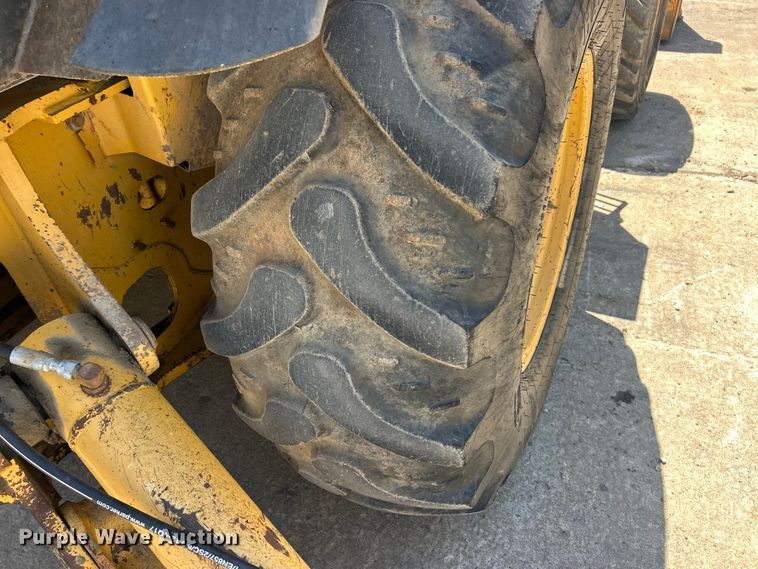 image for item FC2629 1998 John Deere 410E backhoe