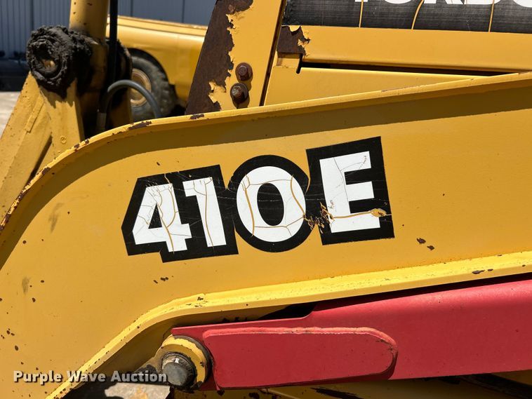 image for item FC2629 1998 John Deere 410E backhoe