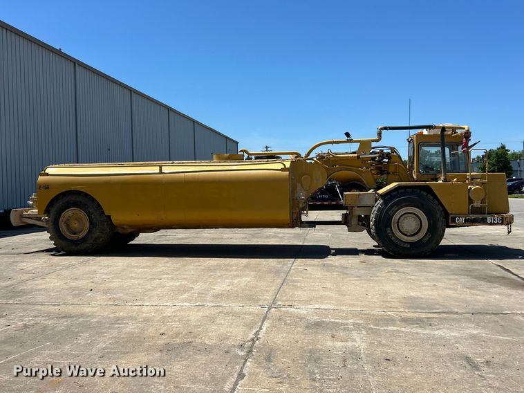 image for item FC2630 1986 Caterpillar 613C water wagon
