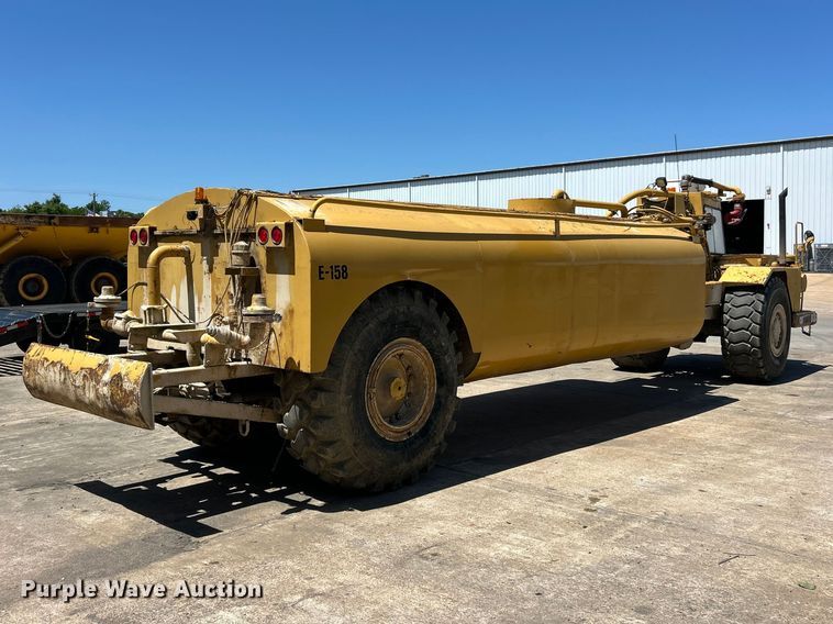 image for item FC2630 1986 Caterpillar 613C water wagon