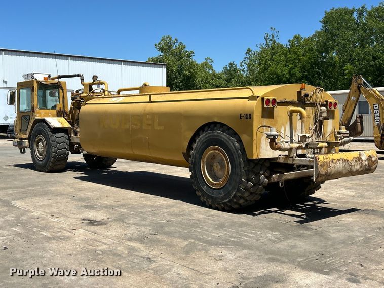 image for item FC2630 1986 Caterpillar 613C water wagon