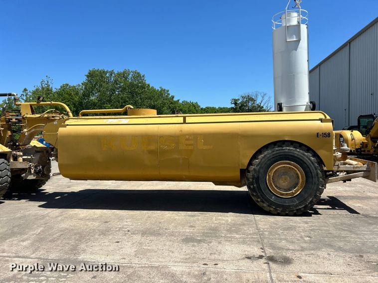 image for item FC2630 1986 Caterpillar 613C water wagon