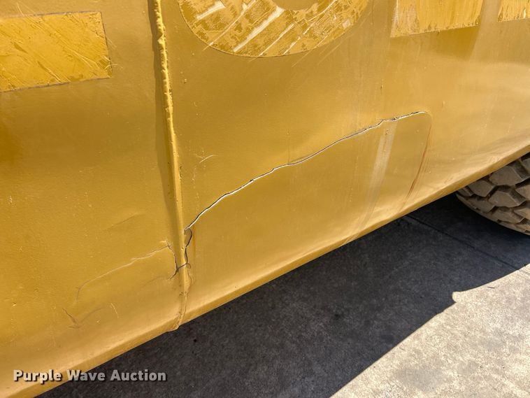 image for item FC2630 1986 Caterpillar 613C water wagon