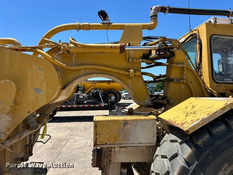 image for item FC2630 1986 Caterpillar 613C water wagon