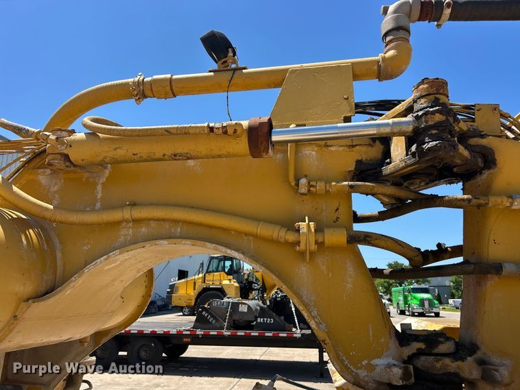 image for item FC2630 1986 Caterpillar 613C water wagon