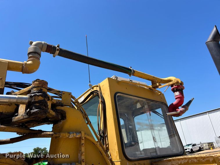 image for item FC2630 1986 Caterpillar 613C water wagon