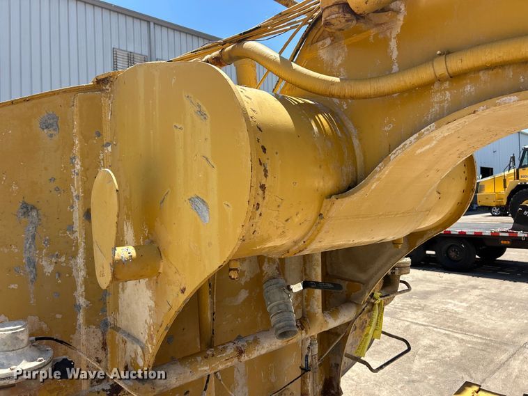 image for item FC2630 1986 Caterpillar 613C water wagon