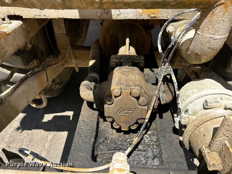 image for item FC2630 1986 Caterpillar 613C water wagon