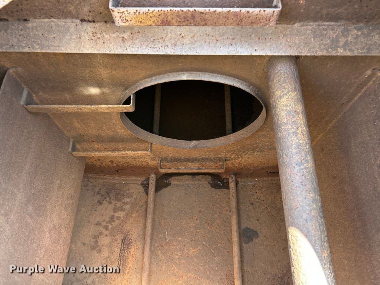 image for item FC2630 1986 Caterpillar 613C water wagon
