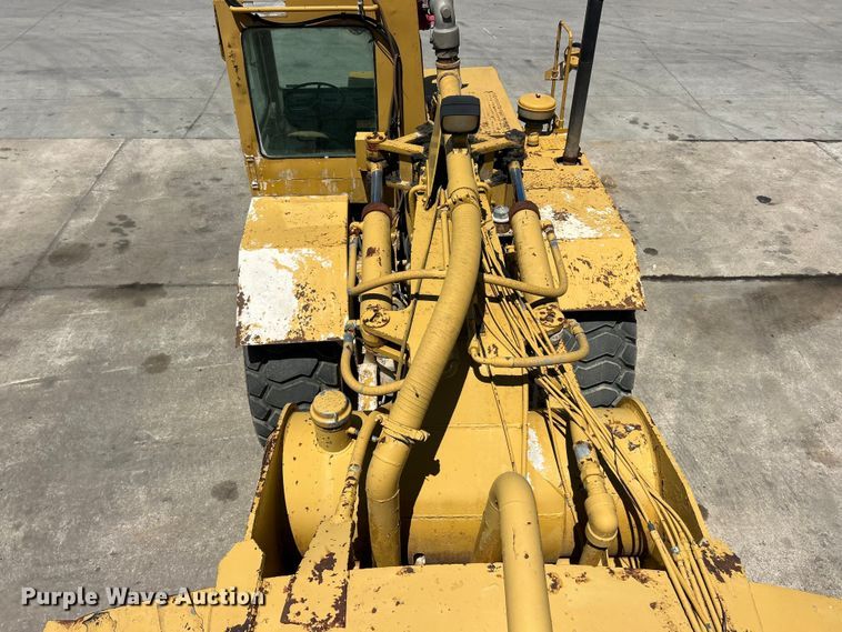 image for item FC2630 1986 Caterpillar 613C water wagon