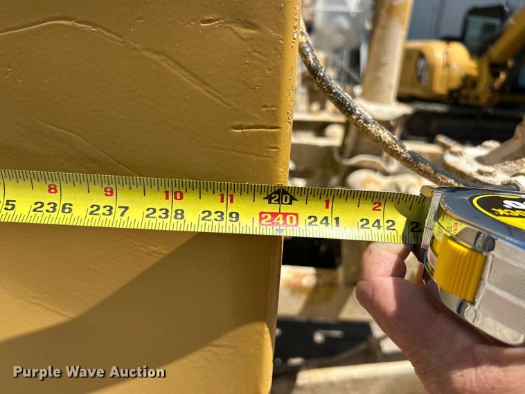 image for item FC2630 1986 Caterpillar 613C water wagon